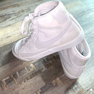 Nike mid classic 77 vintage women’s 10.5 white BRAND NEW